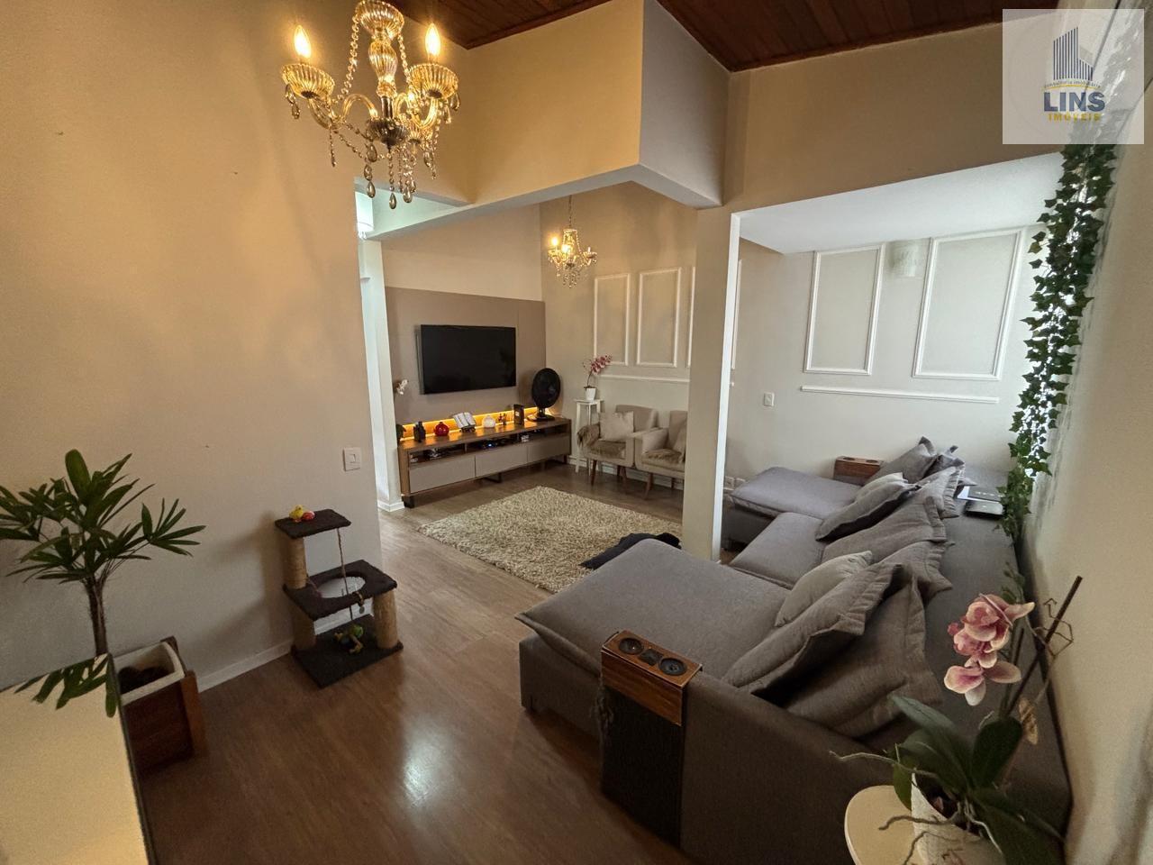 Casa, 3 quartos, 240 m² - Foto 1